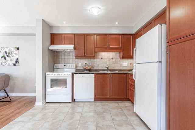 99 Lambeth Way, House attached with 2 bedrooms, 3 bathrooms and 2 parking in Guelph ON | Image 26