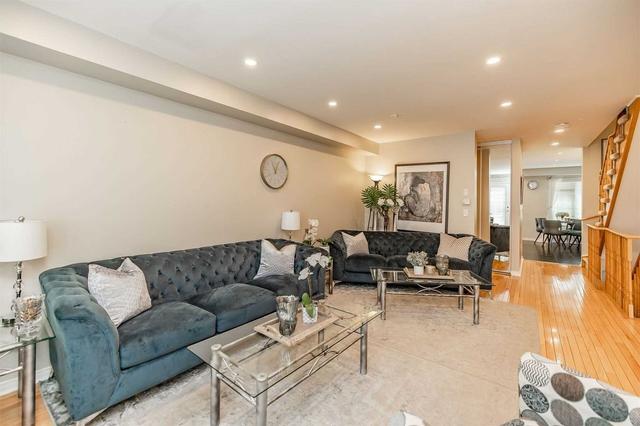 8 - 38 Fairview Rd W, Townhouse with 3 bedrooms, 3 bathrooms and 2 parking in Mississauga ON | Image 39
