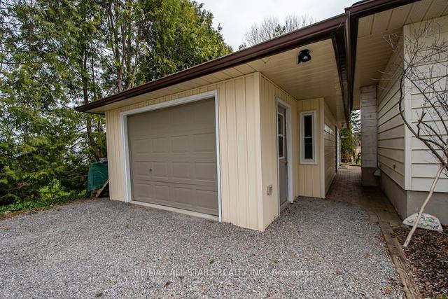 690 Post Rd, House detached with 2 bedrooms, 2 bathrooms and 7 parking in Kawartha Lakes ON | Image 34