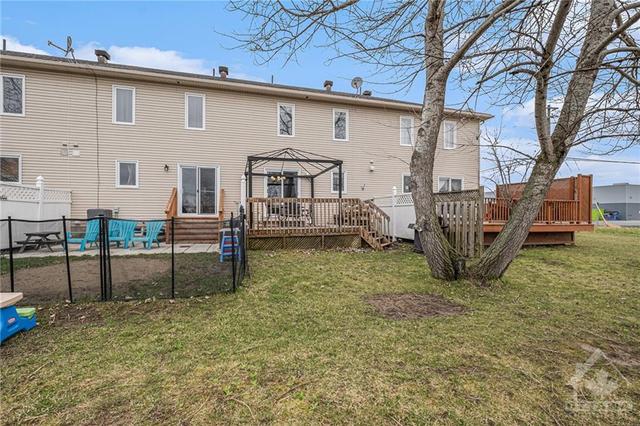 46 Roger Crescent, Townhouse with 3 bedrooms, 2 bathrooms and 3 parking in Casselman ON | Image 28