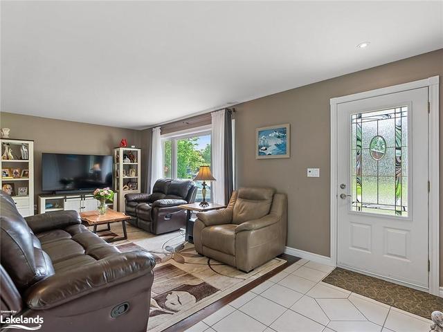 29 Kaye Road, House detached with 4 bedrooms, 2 bathrooms and 8 parking in Bracebridge ON | Image 6