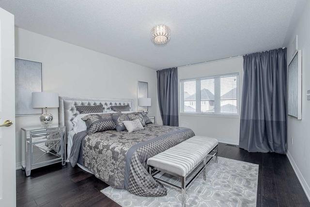 3233 Neyagawa Blvd, House attached with 3 bedrooms, 4 bathrooms and 2 parking in Oakville ON | Image 14