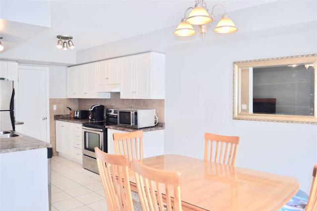 82 Whitefish Cres, House attached with 3 bedrooms, 3 bathrooms and 2 parking in Hamilton ON | Image 12