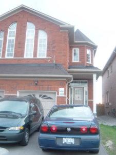982 Ledbury Cres, House semidetached with 3 bedrooms, 3 bathrooms and 1 parking in Mississauga ON | Image 1