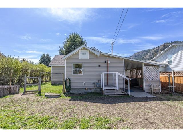 539 Ninth Avenue, House detached with 2 bedrooms, 1 bathrooms and null parking in Midway BC | Image 31