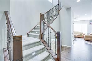 33 Savanna Green Ne, House detached with 6 bedrooms, 5 bathrooms and 4 parking in Calgary AB | Image 2