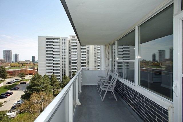 1008 - 10 Parkway Forest Dr, Condo with 1 bedrooms, 1 bathrooms and 1 parking in Toronto ON | Image 6