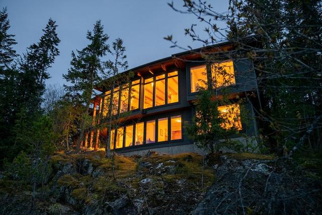 285 Kootenay Lake Road, House detached with 3 bedrooms, 4 bathrooms and 2 parking in Central Kootenay E BC | Image 5