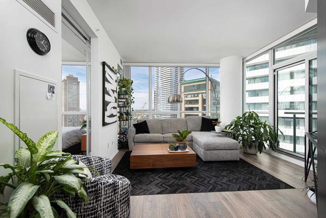 3607 - 45 Charles St E, Condo with 1 bedrooms, 1 bathrooms and 0 parking in Toronto ON | Image 1