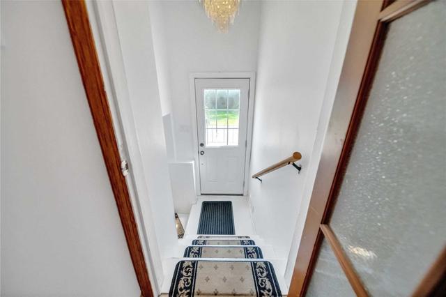605 Euclid St, House detached with 2 bedrooms, 2 bathrooms and 6 parking in Whitby ON | Image 22