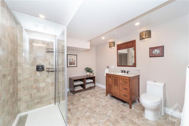 6635 Stillwood Drive, House detached with 3 bedrooms, 3 bathrooms and 8 parking in Ottawa ON | Image 21