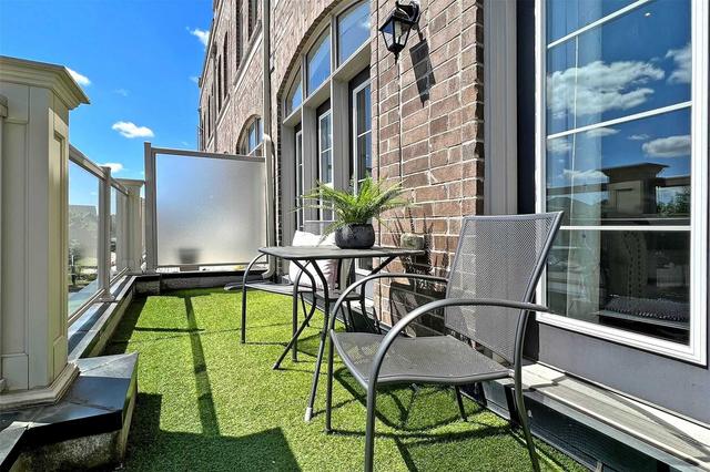 6 - 228 Glad Park Ave W, Townhouse with 2 bedrooms, 3 bathrooms and 2 parking in Whitchurch Stouffville ON | Image 8