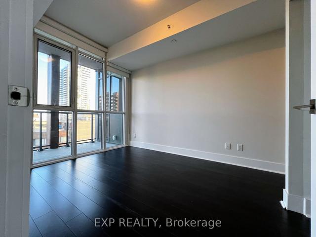 1506 - 32 Davenport Rd, Condo with 2 bedrooms, 2 bathrooms and 0 parking in Toronto ON | Image 2