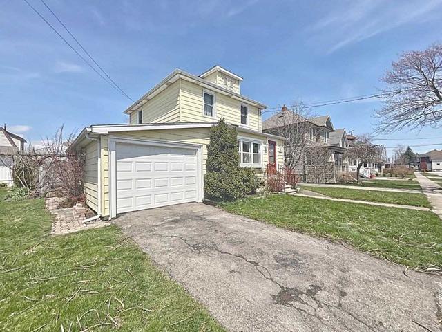 111 Delhi St, House detached with 4 bedrooms, 2 bathrooms and 2 parking in Port Colborne ON | Image 12