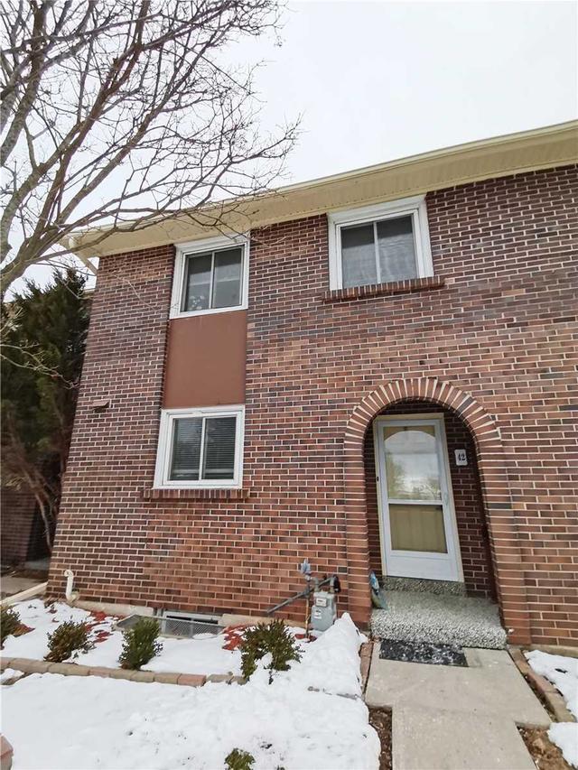 42 - 43 Nadia Pl, Townhouse with 4 bedrooms, 3 bathrooms and 1 parking in Oakville ON | Image 1