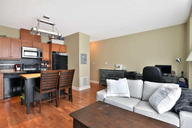 303 - 459 Kerr St, Condo with 1 bedrooms, 1 bathrooms and 1 parking in Oakville ON | Image 7