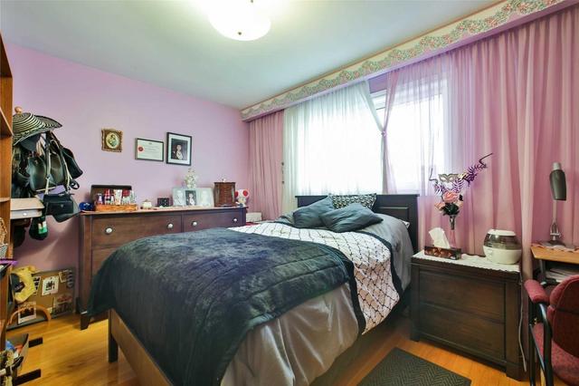 44 Clair Rd, House detached with 3 bedrooms, 2 bathrooms and 4 parking in Toronto ON | Image 9