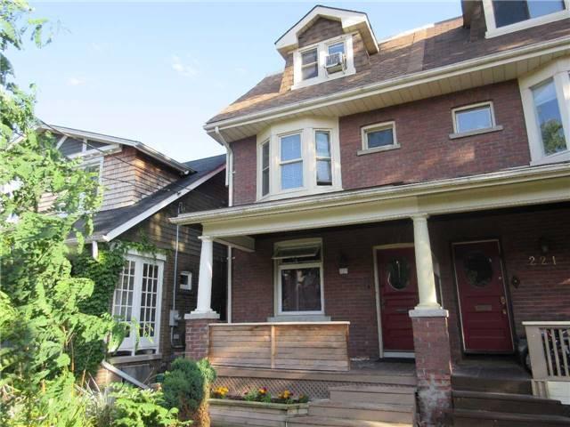 upper - 223 Fulton Ave, House detached with 3 bedrooms, 1 bathrooms and 1 parking in Toronto ON | Image 1