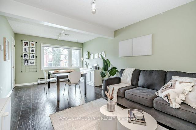 180 Hess St S, Townhouse with 3 bedrooms, 3 bathrooms and 1 parking in Hamilton ON | Image 36