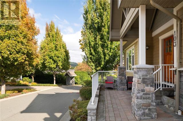 103 - 2060 Troon Crt, House detached with 4 bedrooms, 4 bathrooms and 2 parking in Langford BC | Image 2