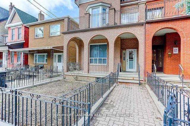 20 Grove Ave, House semidetached with 7 bedrooms, 2 bathrooms and 2 parking in Toronto ON | Image 12