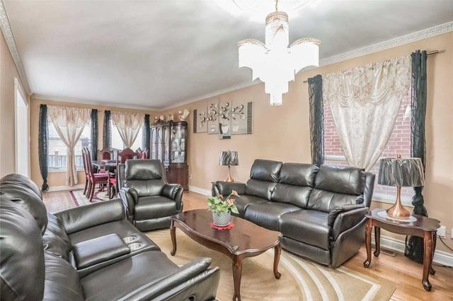 157 Hupfield Tr, House detached with 4 bedrooms, 4 bathrooms and 6 parking in Toronto ON | Image 32