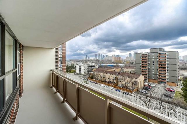 1004 - 3120 Kirwin Ave, Condo with 2 bedrooms, 1 bathrooms and 1 parking in Mississauga ON | Image 17