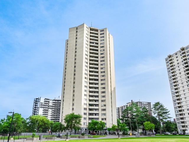 2006 - 330 Dixon Rd, Condo with 2 bedrooms, 1 bathrooms and 1 parking in Toronto ON | Image 1