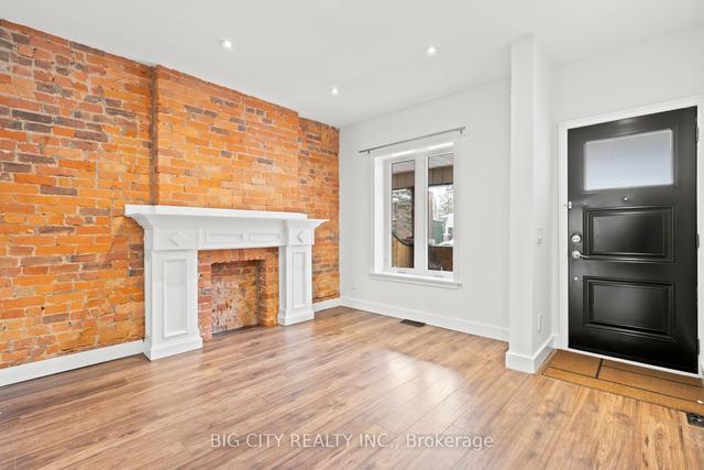 upper - 861a Dovercourt Rd, House semidetached with 4 bedrooms, 2 bathrooms and 0 parking in Toronto ON | Image 36
