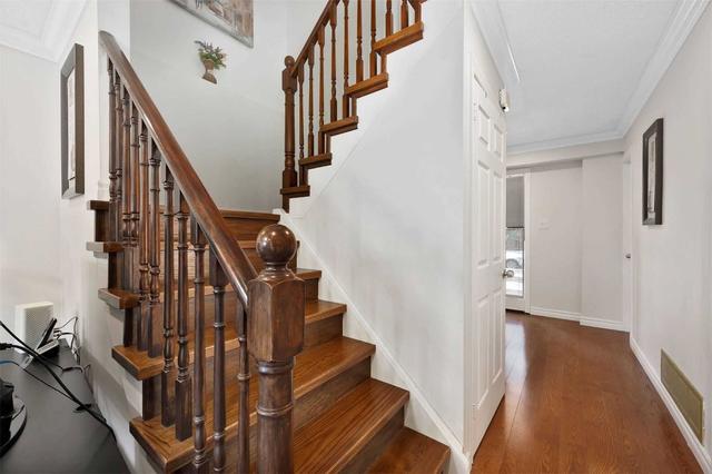 80 Campania Cres, House detached with 3 bedrooms, 4 bathrooms and 3 parking in Toronto ON | Image 31
