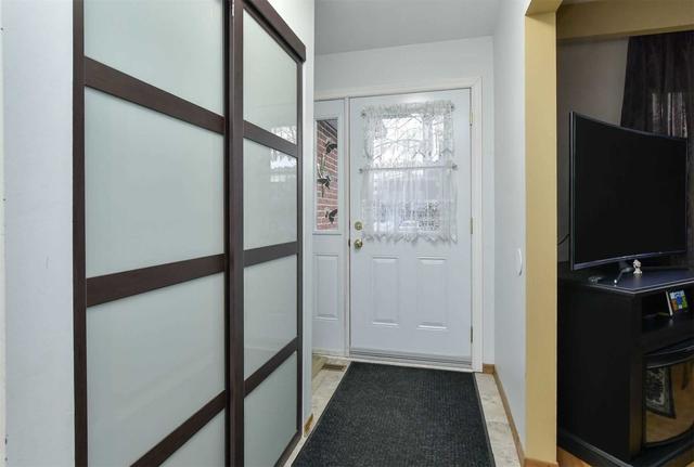 70 Maple Cres, House detached with 3 bedrooms, 2 bathrooms and 3 parking in Orangeville ON | Image 14