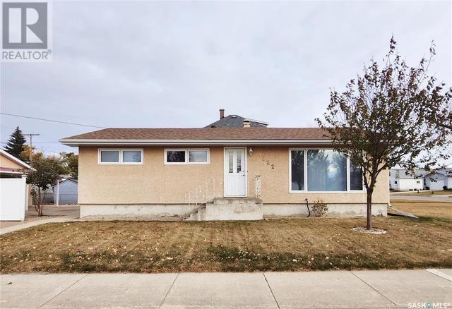 1022 Queen Street, House detached with 4 bedrooms, 2 bathrooms and null parking in Melville SK | Card Image