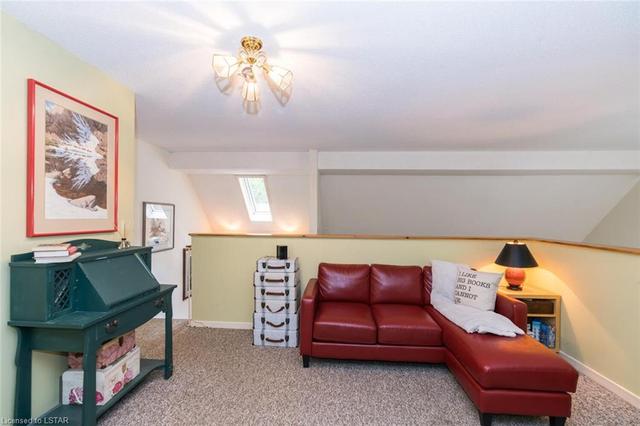 10309 Pinetree Drive, House detached with 3 bedrooms, 2 bathrooms and 6 parking in Lambton Shores ON | Image 20