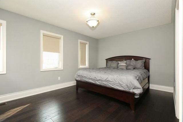 608 Vellore Park Ave, House detached with 4 bedrooms, 4 bathrooms and 4 parking in Vaughan ON | Image 3