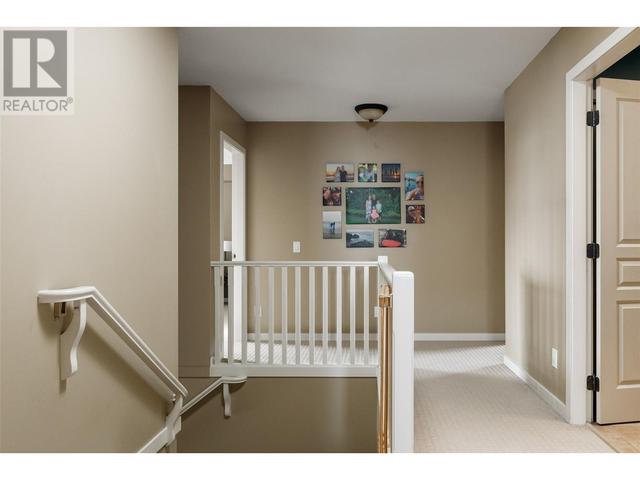 864 Small Court, House detached with 6 bedrooms, 3 bathrooms and 2 parking in Kelowna BC | Image 27
