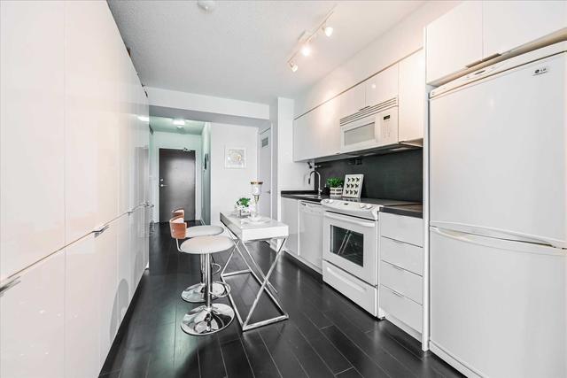 842a - 15 Iceboat Terr, Condo with 2 bedrooms, 1 bathrooms and 1 parking in Toronto ON | Image 30