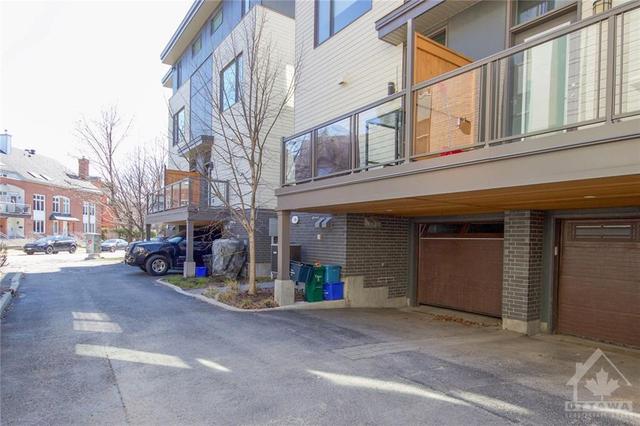 108 Greenfield Avenue, Townhouse with 3 bedrooms, 3 bathrooms and 2 parking in Ottawa ON | Image 30