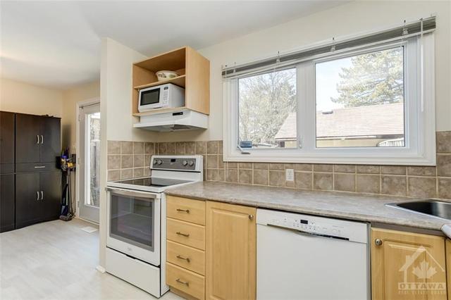 19 - 1900 Marquis Avenue, Townhouse with 3 bedrooms, 3 bathrooms and 1 parking in Ottawa ON | Image 12