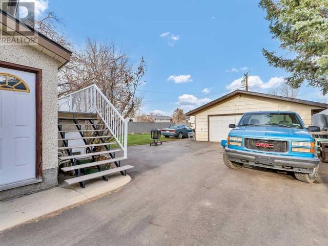 815 5 Street Se, House detached with 5 bedrooms, 3 bathrooms and 4 parking in Redcliff AB | Image 30