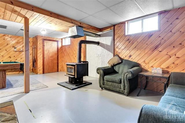 5010 Calabogie Road, House detached with 4 bedrooms, 2 bathrooms and 8 parking in Greater Madawaska ON | Image 22
