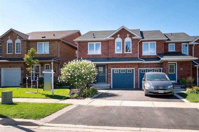 50 Dawson Cres, House attached with 3 bedrooms, 3 bathrooms and 3 parking in Milton ON | Image 1