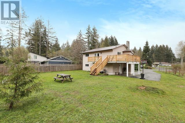 2716 Virginia Dr, House detached with 4 bedrooms, 2 bathrooms and 3 parking in Comox Valley B (Lazo North) BC | Image 37