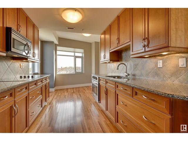 602 - 10035 Saskatchewan Dr Nw, Condo with 2 bedrooms, 2 bathrooms and 2 parking in Edmonton AB | Image 15