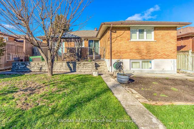 47 Hamptonbrook Dr, House detached with 3 bedrooms, 2 bathrooms and 4 parking in Toronto ON | Image 33