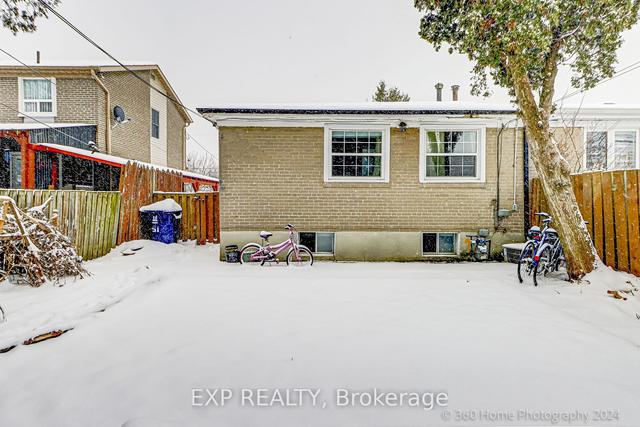 51 Santamonica Blvd, House semidetached with 3 bedrooms, 2 bathrooms and 3 parking in Toronto ON | Image 17