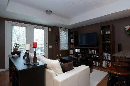 th 42 - 93 The Queensway Ave, Townhouse with 1 bedrooms, 2 bathrooms and 1 parking in Toronto ON | Image 3