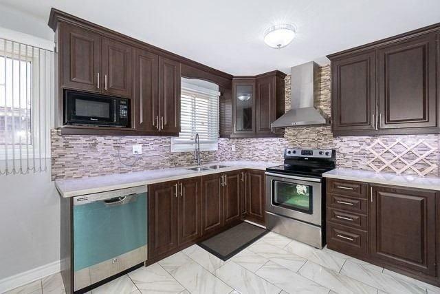 7343 Sigsbee Dr, House semidetached with 4 bedrooms, 3 bathrooms and 4 parking in Mississauga ON | Image 4