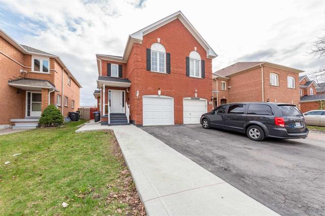 282 Pressed Brick Dr W, House semidetached with 3 bedrooms, 4 bathrooms and 4 parking in Brampton ON | Image 1
