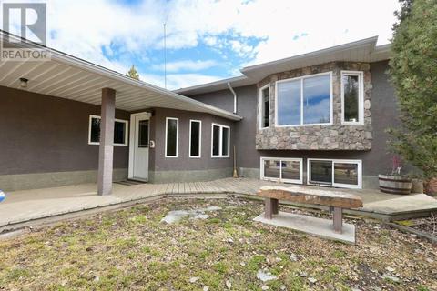 260027 685 Highway, House detached with 5 bedrooms, 2 bathrooms and 6 parking in Clear Hills AB | Card Image