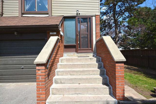 71 Carleton Pl, Townhouse with 3 bedrooms, 2 bathrooms and 2 parking in Brampton ON | Image 34